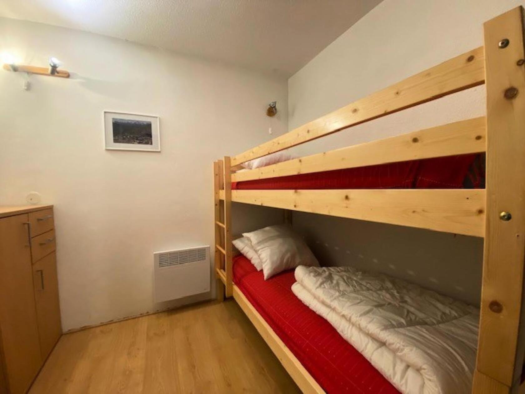 Apartment Arcelle - Location: En Plein Centre De La Station Mae-9104 *
