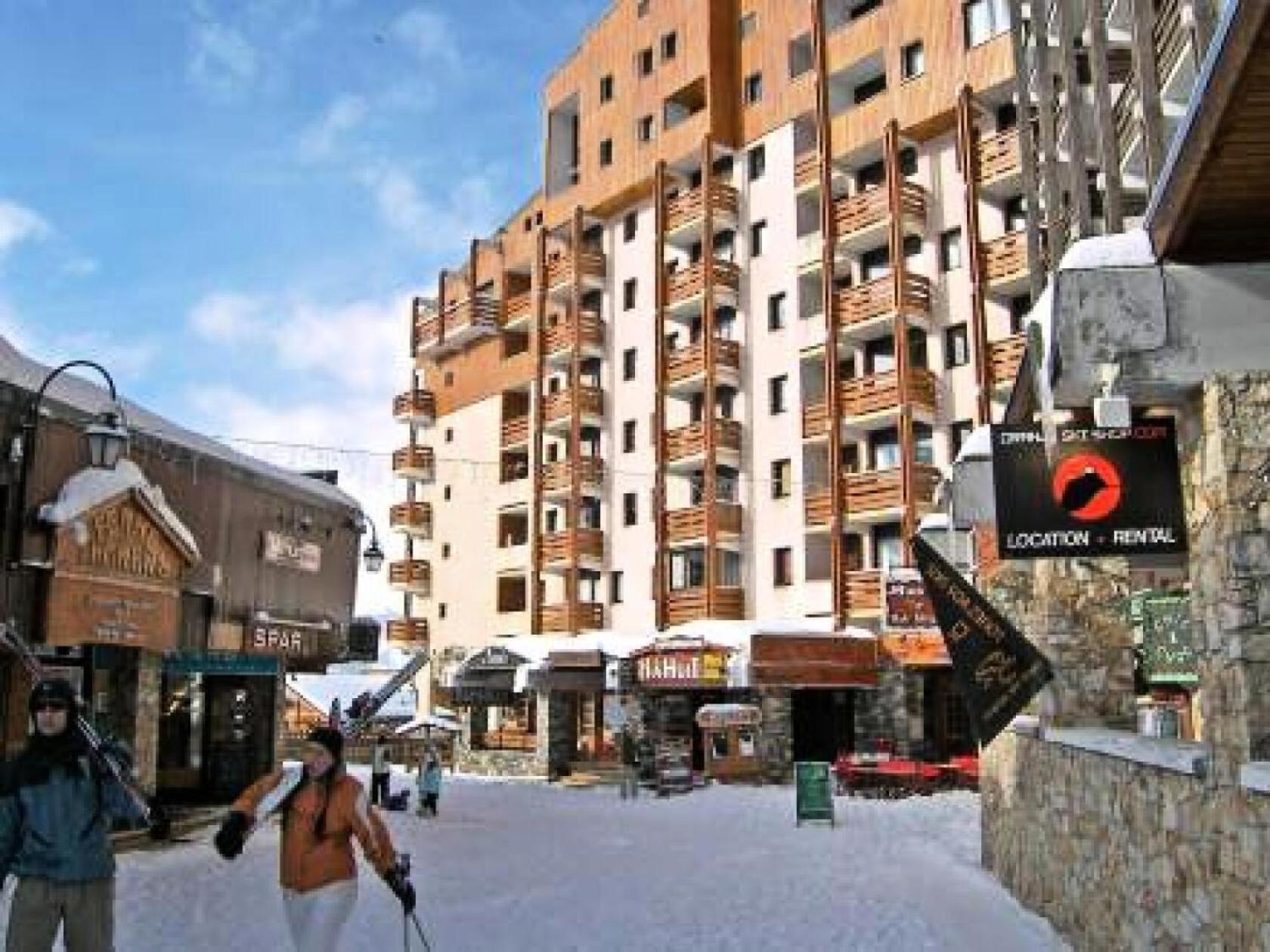 Arcelle - Location: En Plein Centre De La Station Mae-9104 *